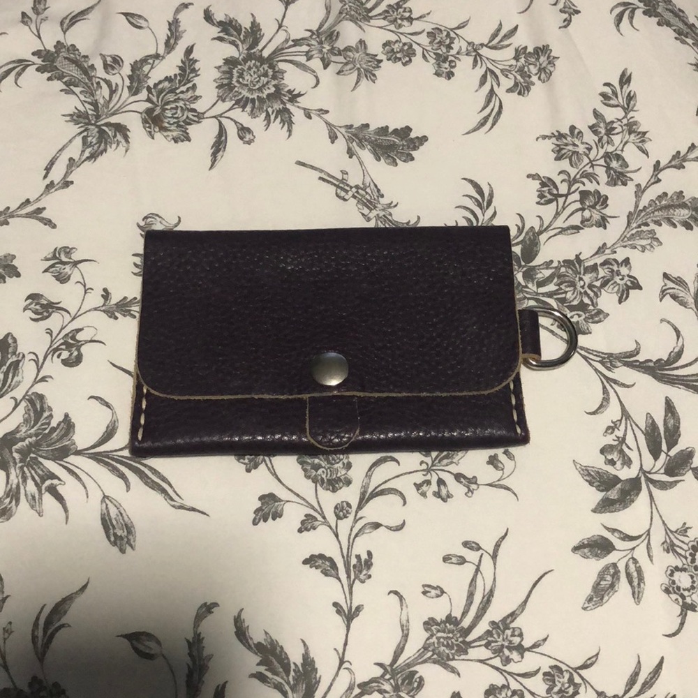 Roots passport holder